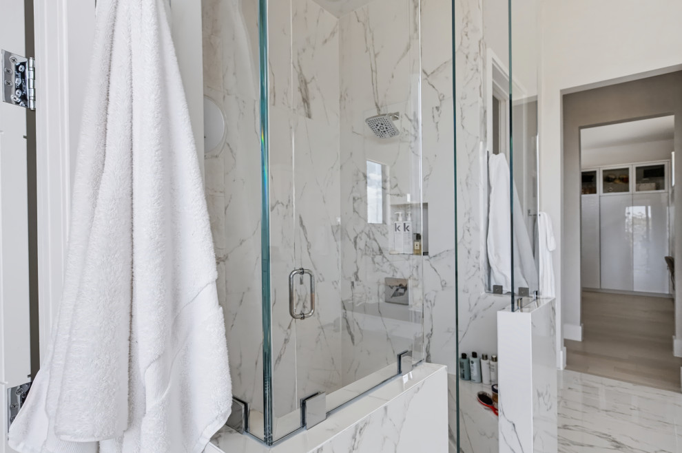 FRAMELESS SHOWERS