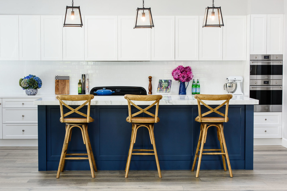 Photo of a transitional kitchen in Melbourne.