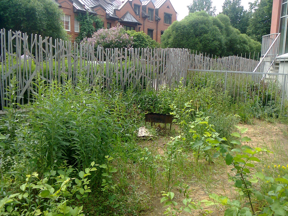 дворик в коломягах