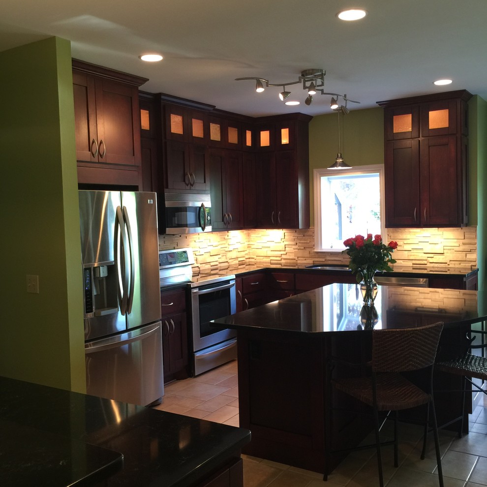 Inspiration for a transitional kitchen remodel in Nashville