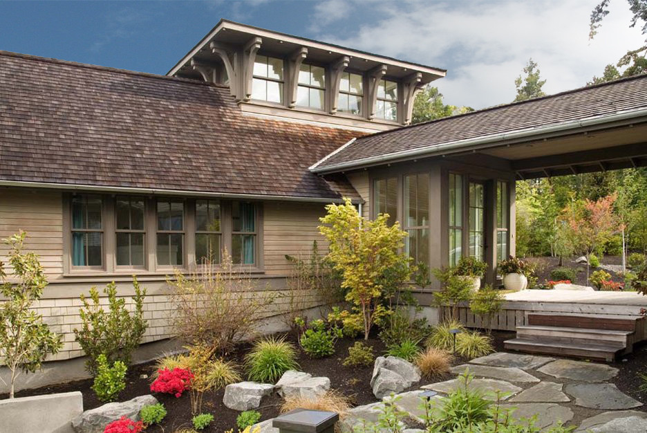 Inspiration for a traditional exterior in Seattle.