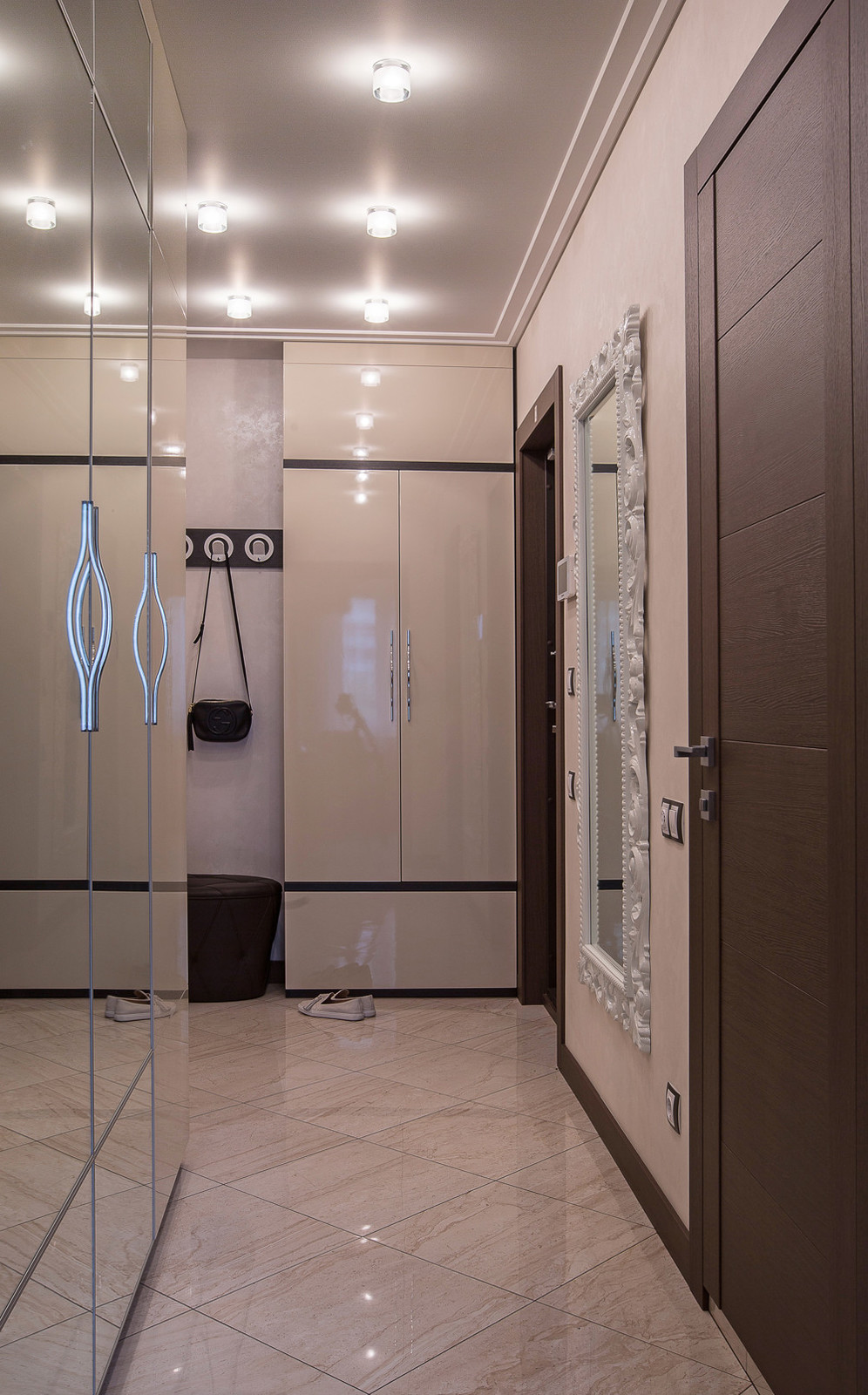 Трехкомнатная квартира в доме серии П-44 Т