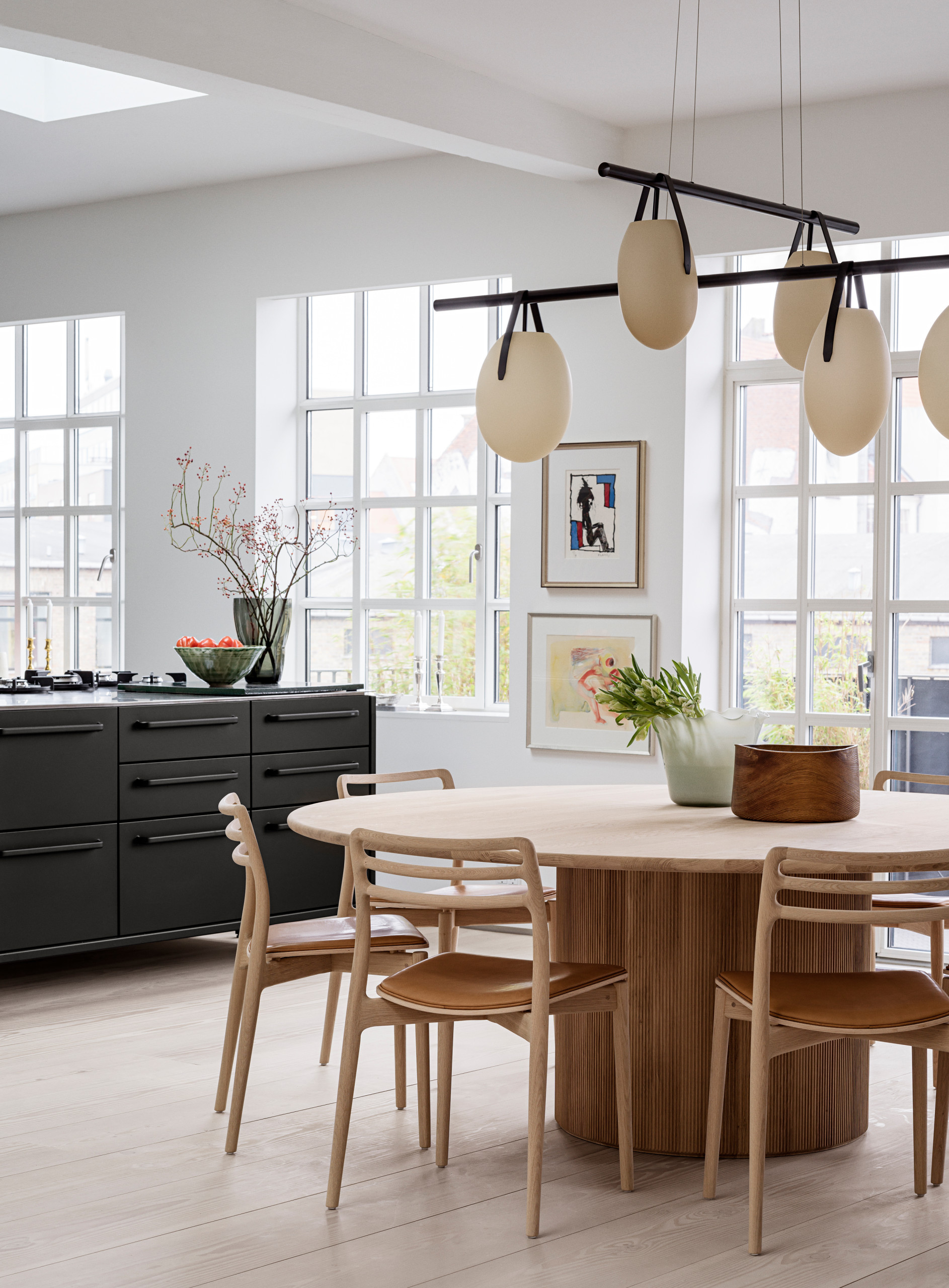 V1 BLACK KITCHEN
