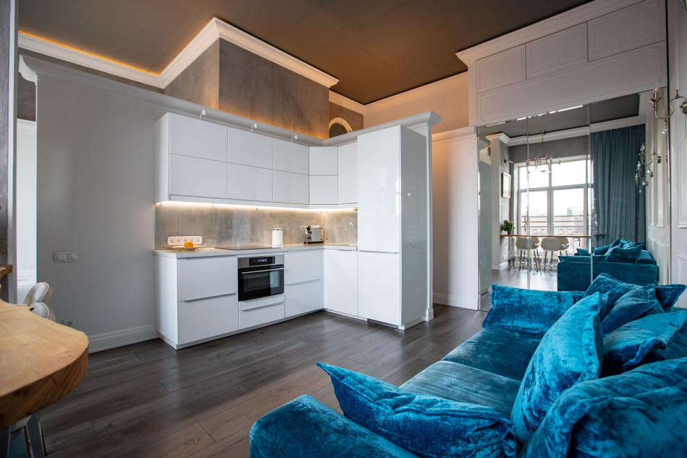 Студия с высокими потолками