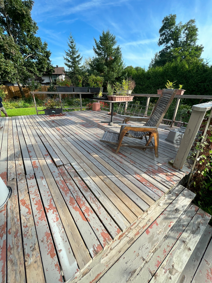 Azek- French White Oak with Brown Lattice