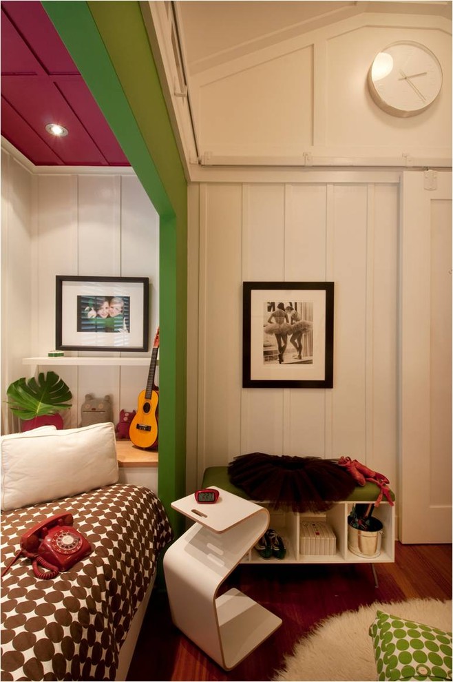 This is an example of a contemporary gender-neutral kids' bedroom in Hawaii.