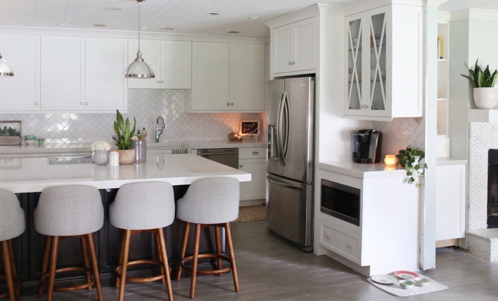 Transitional kitchen photo in Miami