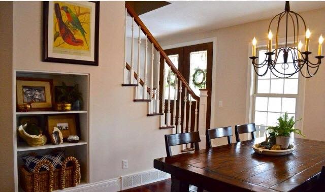 Inspiration for a transitional dining room remodel in Chicago