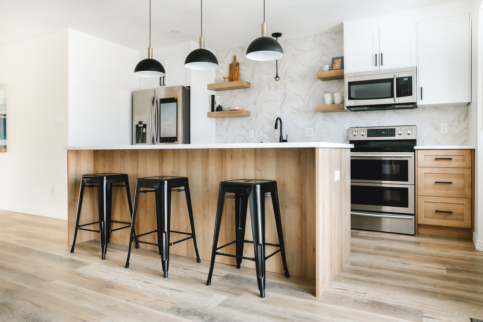 Kitchen - transitional kitchen idea in Edmonton
