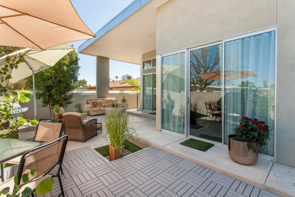 DESERT COVE