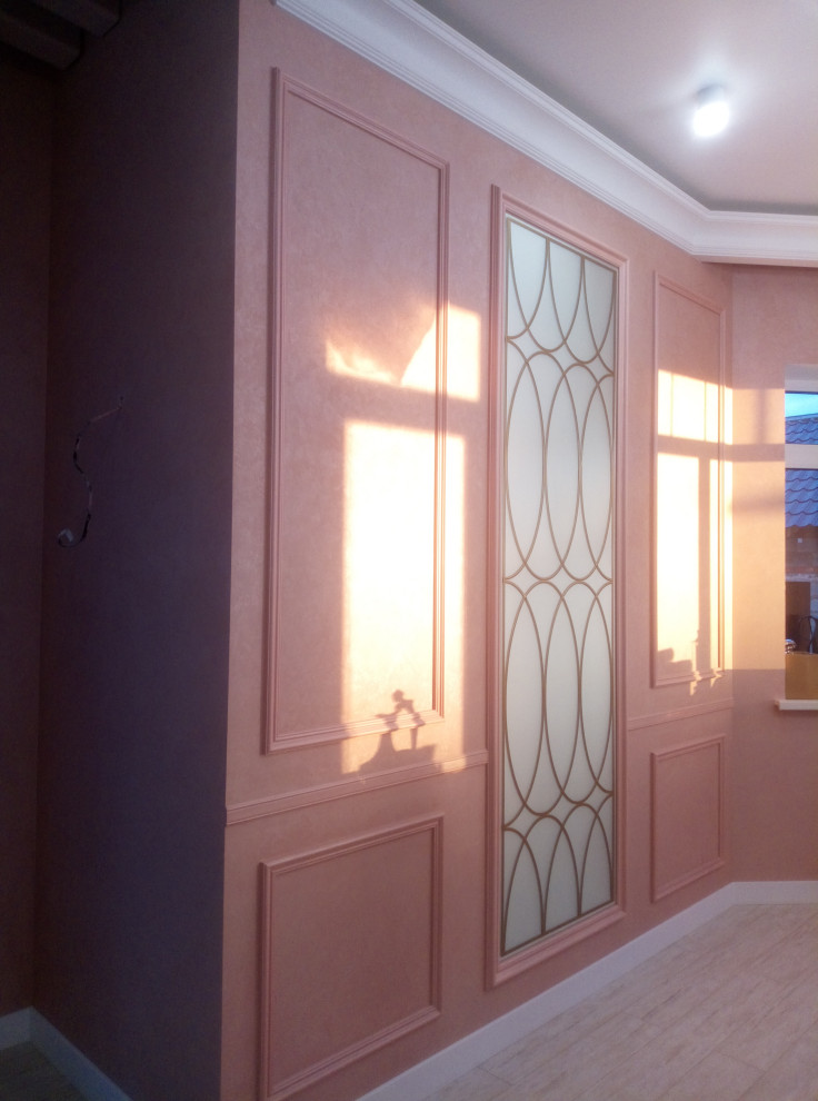 Кухня и гостиная с витринами