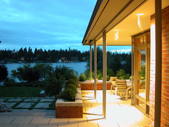 ext 2 contemporary-house-exterior
