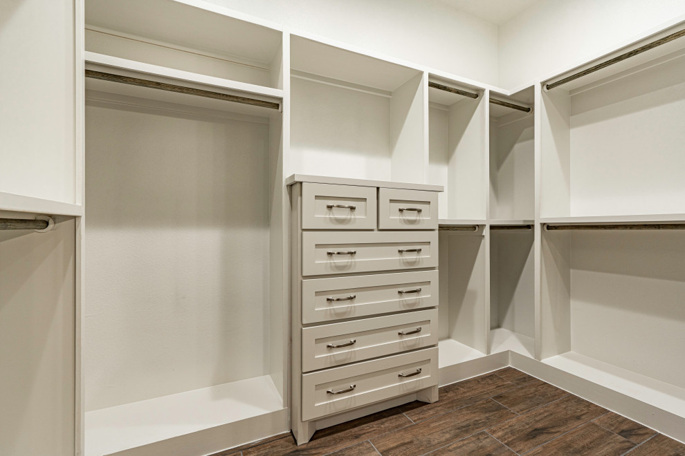 Home design - transitional home design idea in Austin