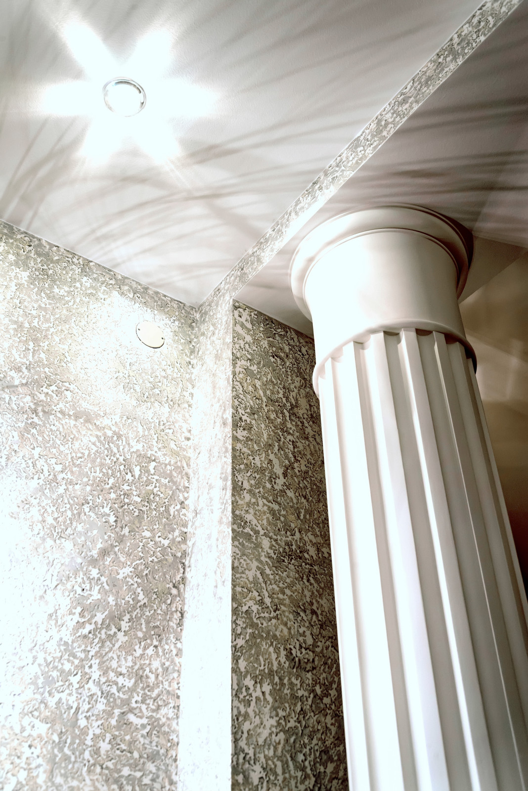 Столовая в частном доме