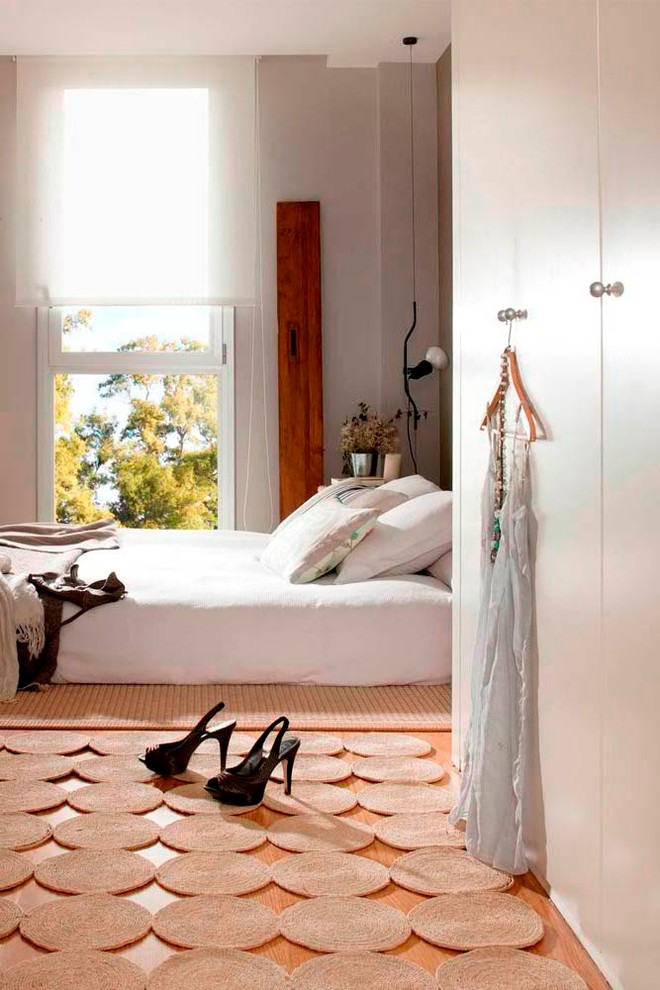 Inspiration for a scandinavian bedroom in Barcelona.