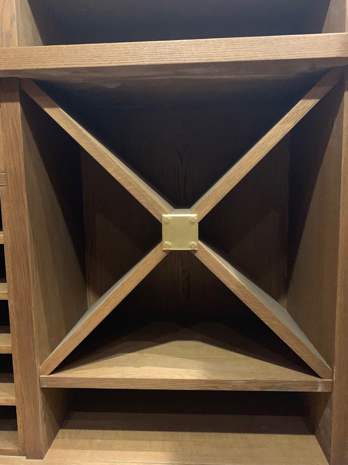 Винный погреб на 600 бутылок