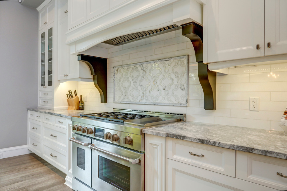 Inspiration for a transitional kitchen remodel in Calgary