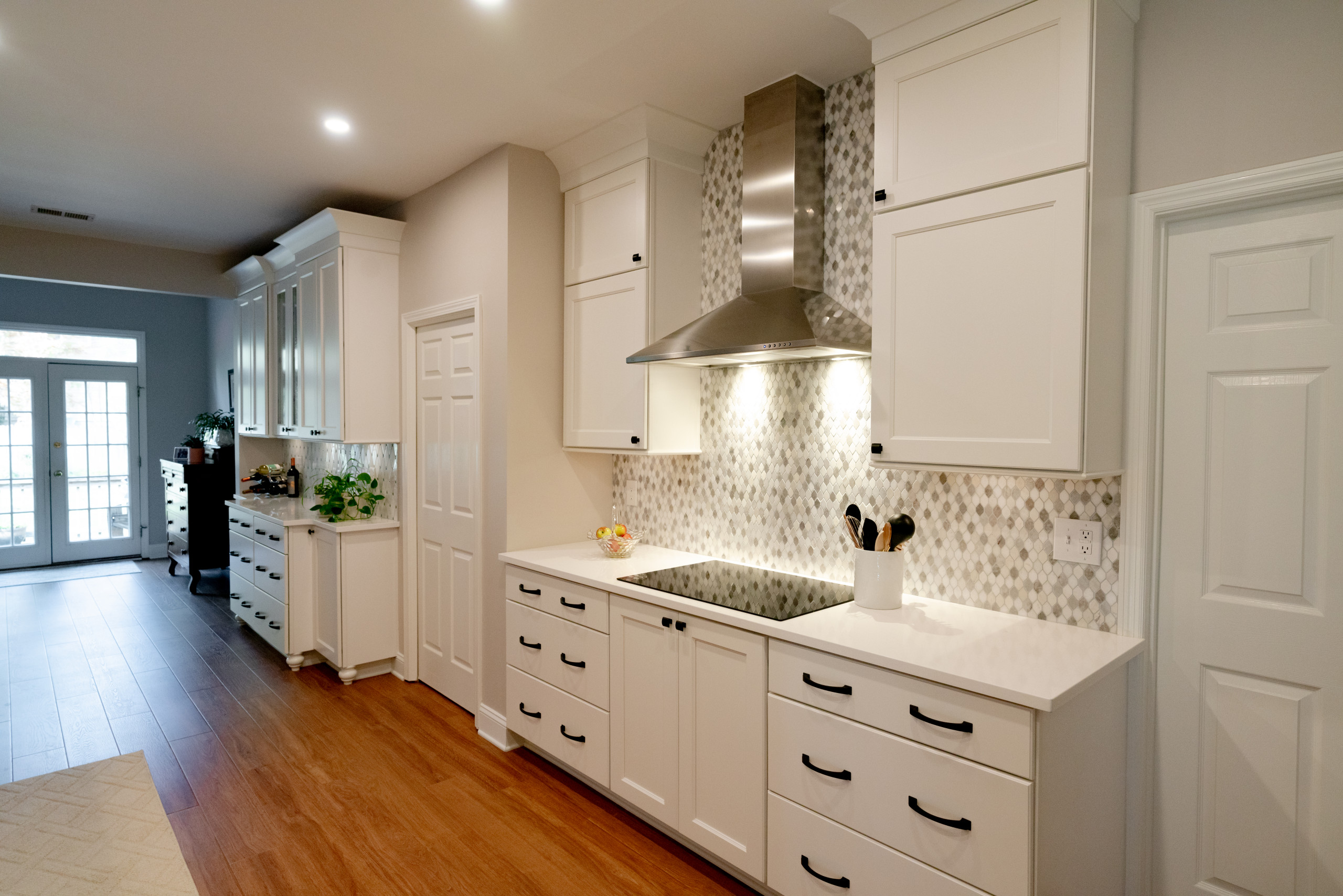 Contemporary White Cabinetry