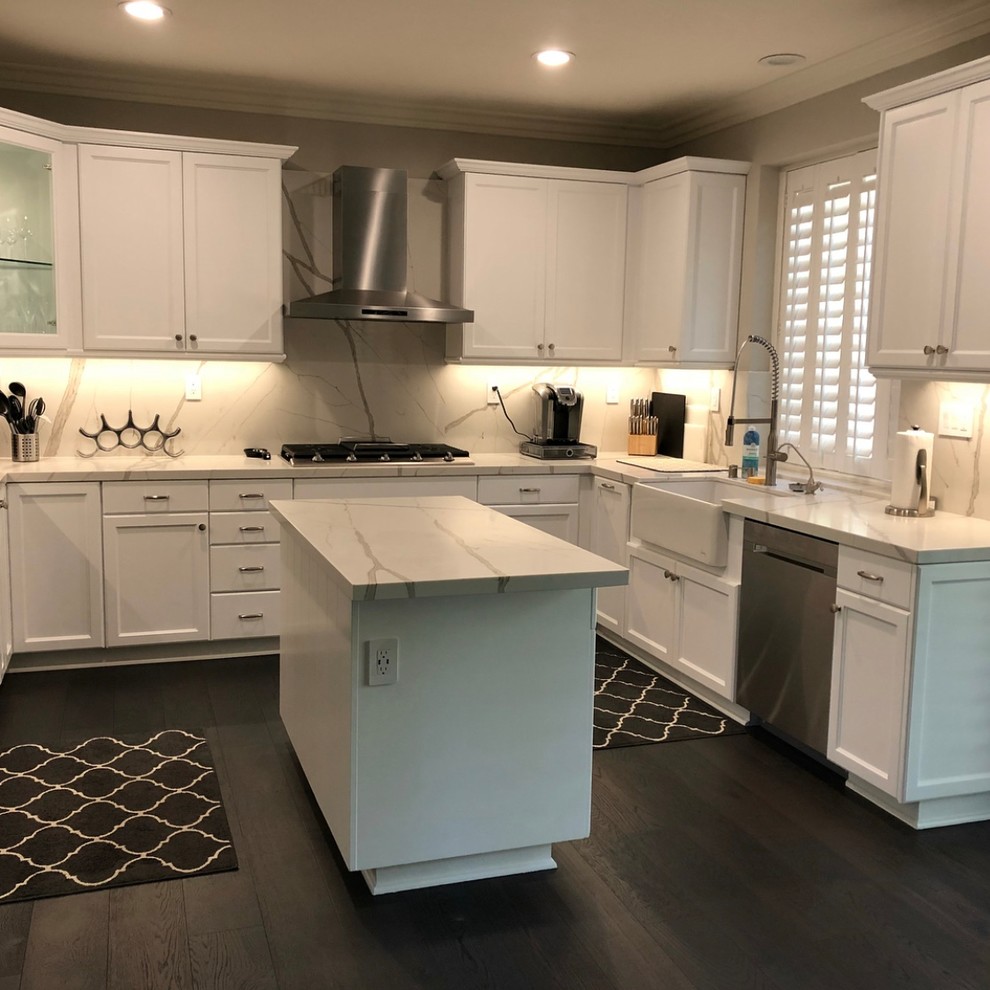 Transitional kitchen photo in Miami