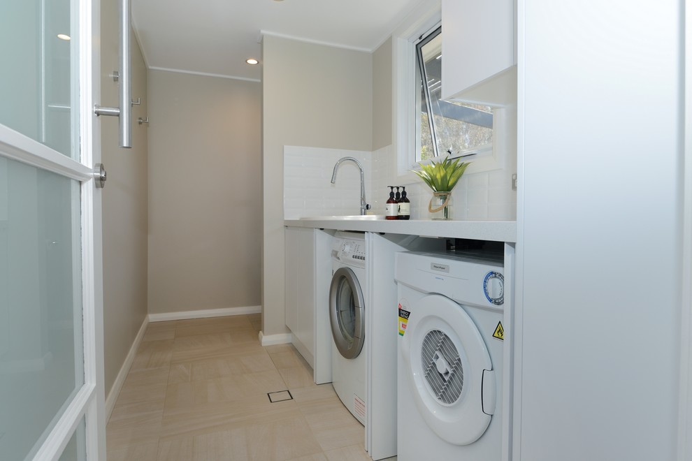 Contemporary laundry room in Sydney.