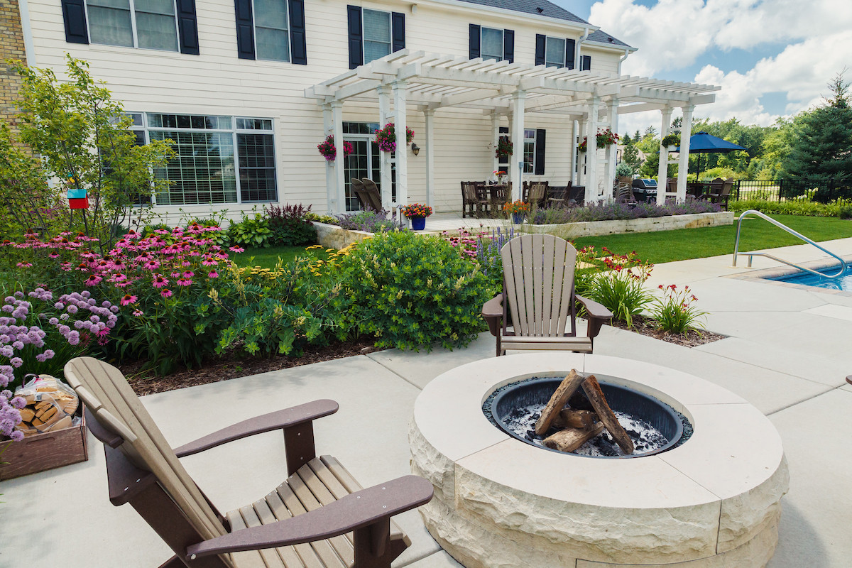 Traditional Fire Pit & Pergola - Cedarburg