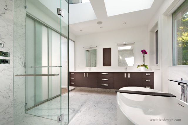 Macbeth Renovation contemporary-badrum