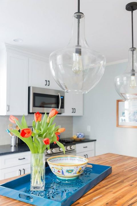 Kitchen - transitional kitchen idea in Boston