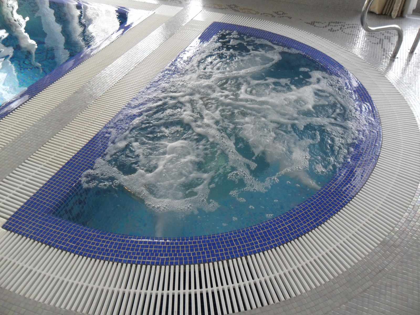 СПА-бассейны, гидромассажные бассейны