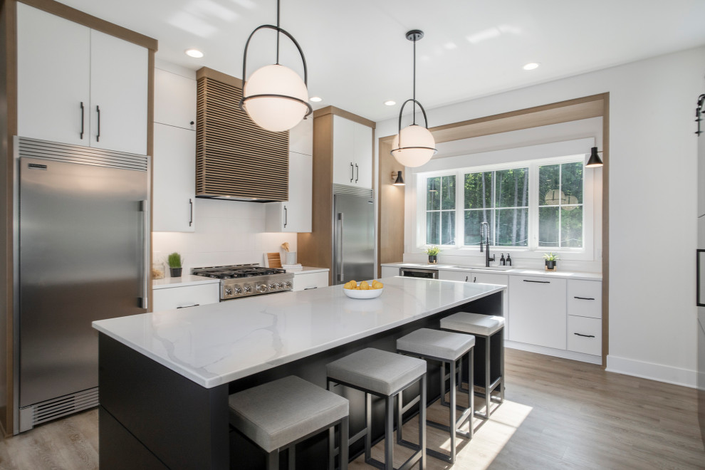 Inspiration for a contemporary kitchen remodel in Grand Rapids