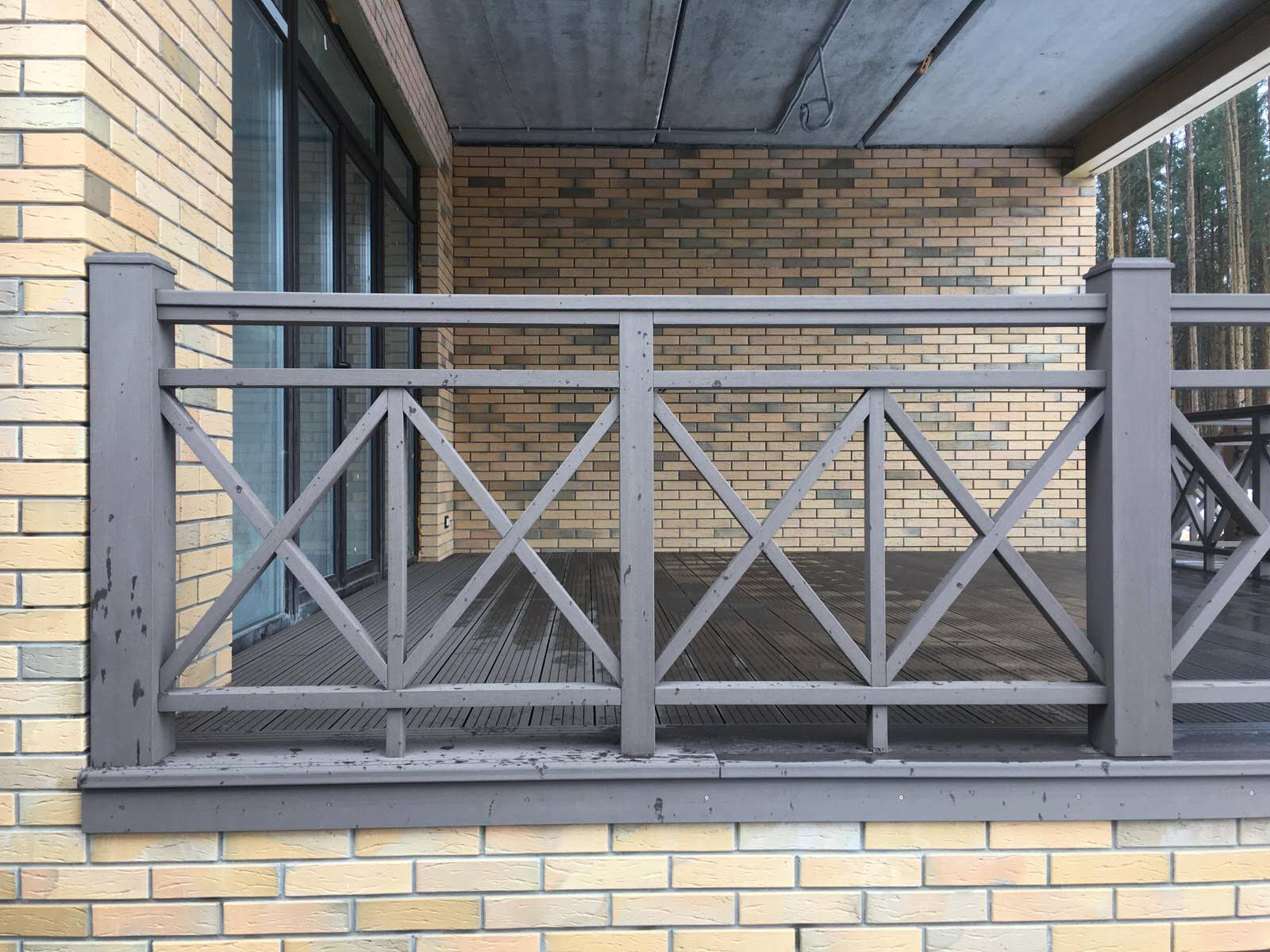 Застеклённая веранда с раздвижными створками