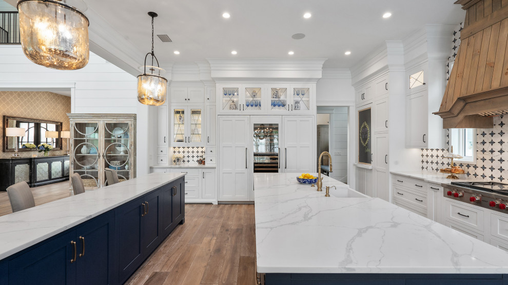 Transitional kitchen photo in Tampa