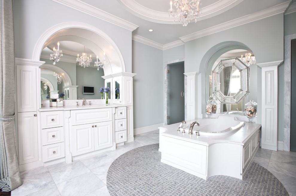 Traditional bathroom in Tampa with a drop-in tub.