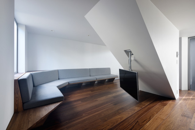 テレビを見るための造り付けソファ contemporain-salon