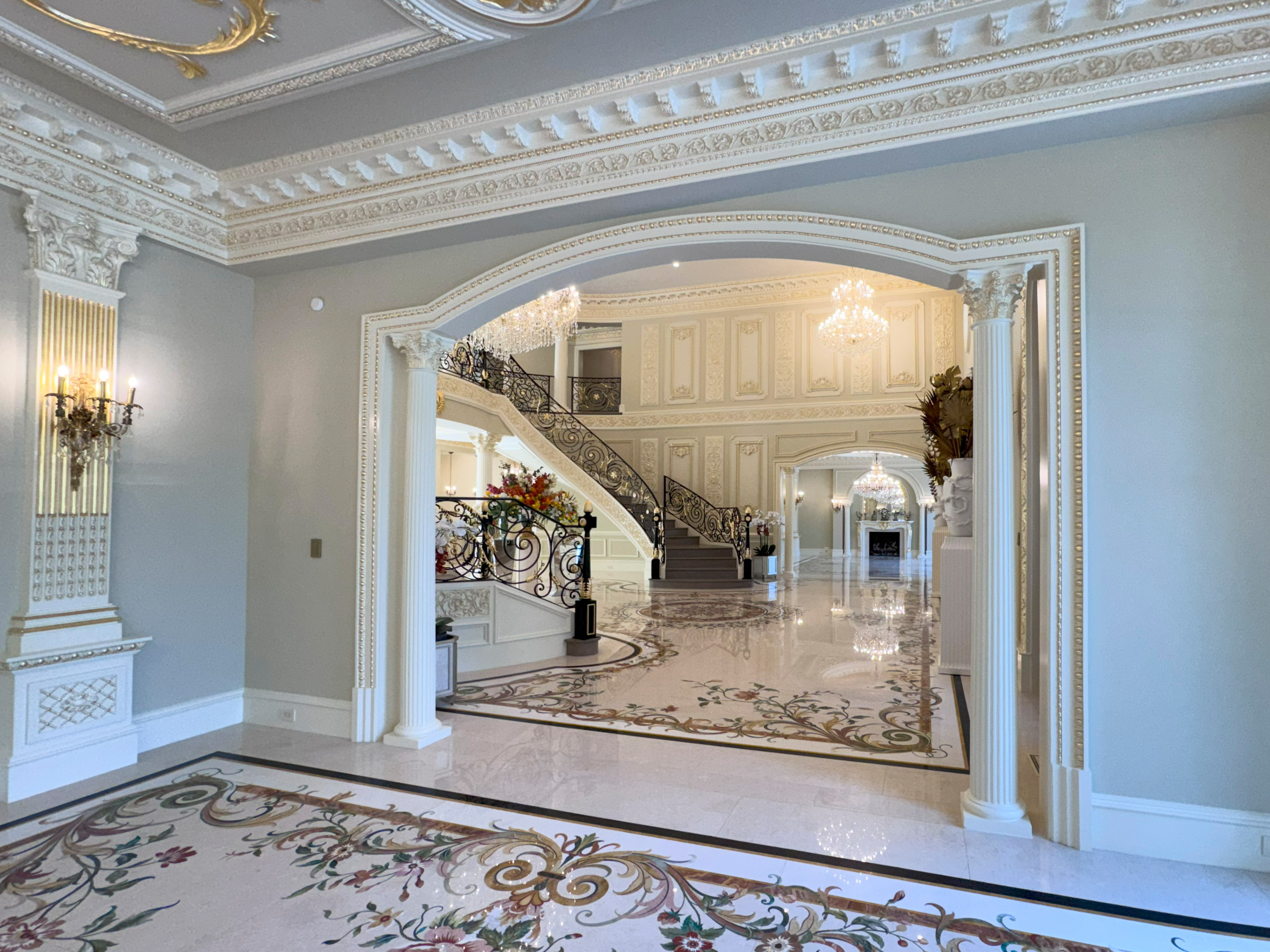 135_Vibrant Staircase with Touch of Historic Grandeur, Great Falls, VA 22066