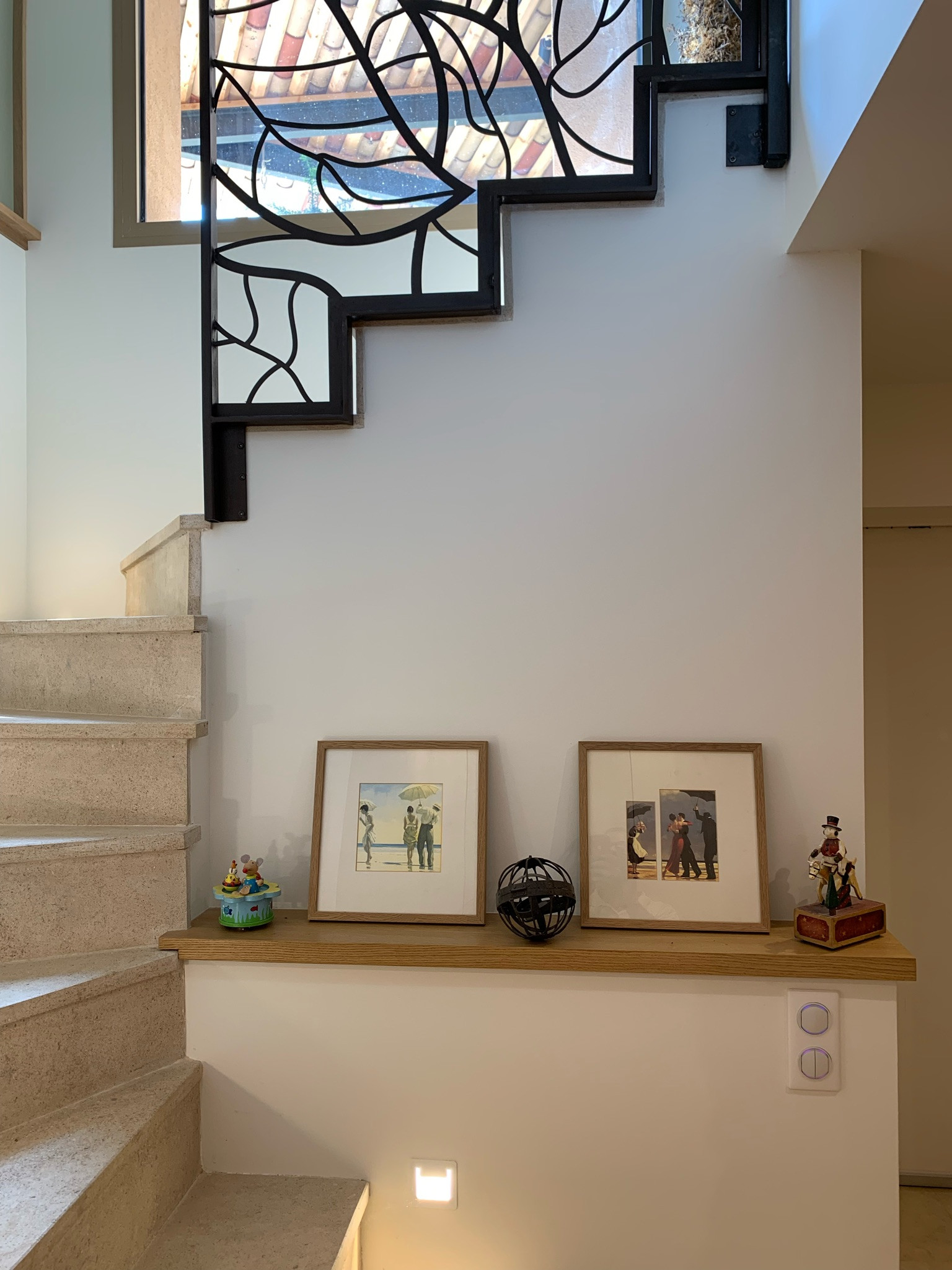 escalier intérieur pierre et métal