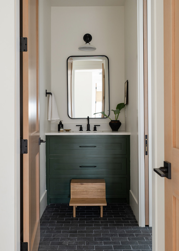 Photo of a transitional bathroom in Seattle.