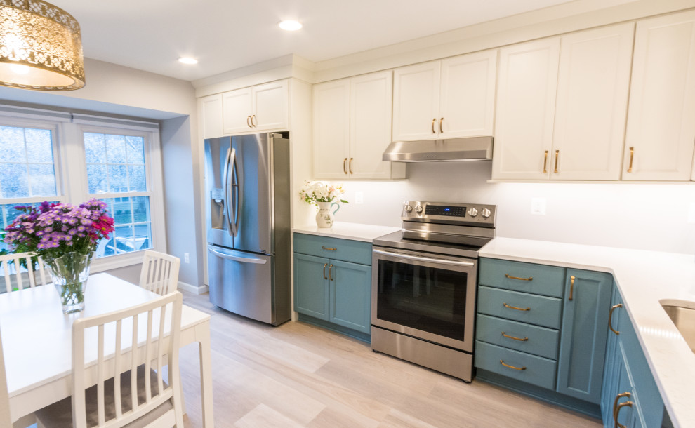 Transitional kitchen photo in Baltimore