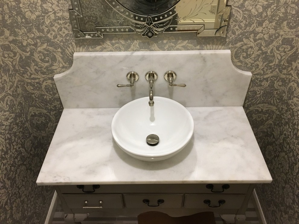 Example of a transitional home design design in Atlanta