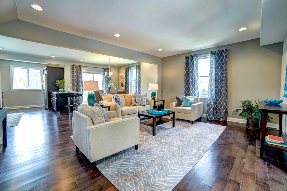 Example of a transitional home design design in Baltimore