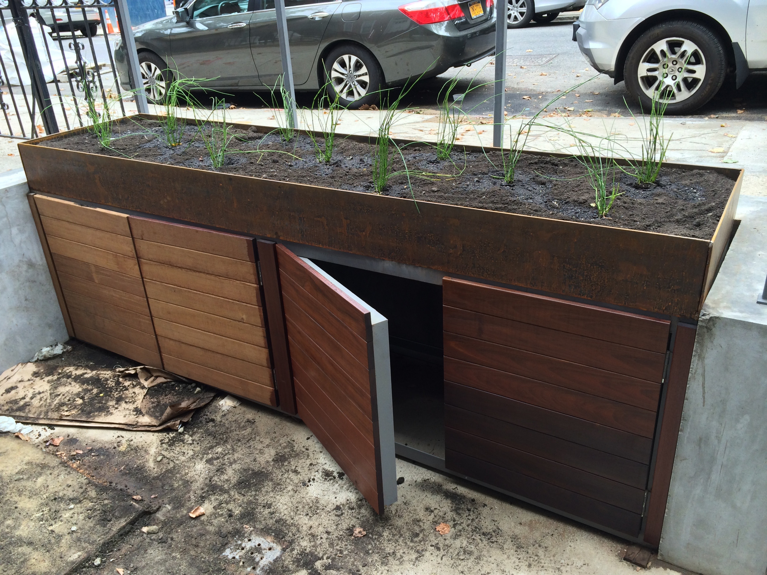 Garbage box