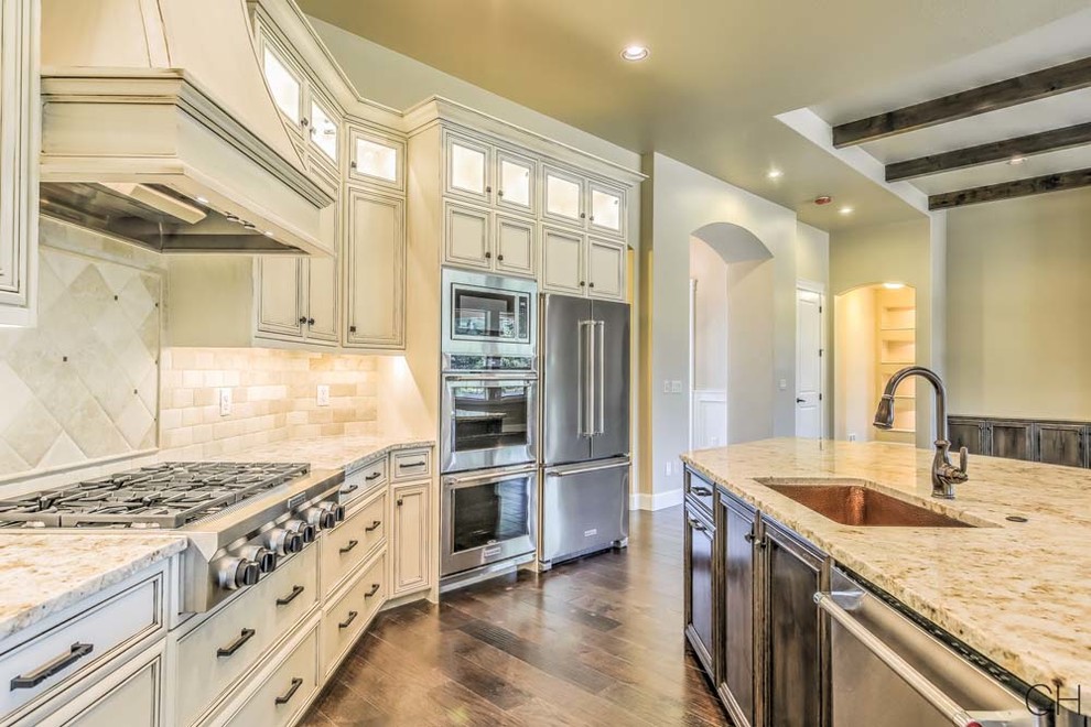Tuscan kitchen photo in Boise