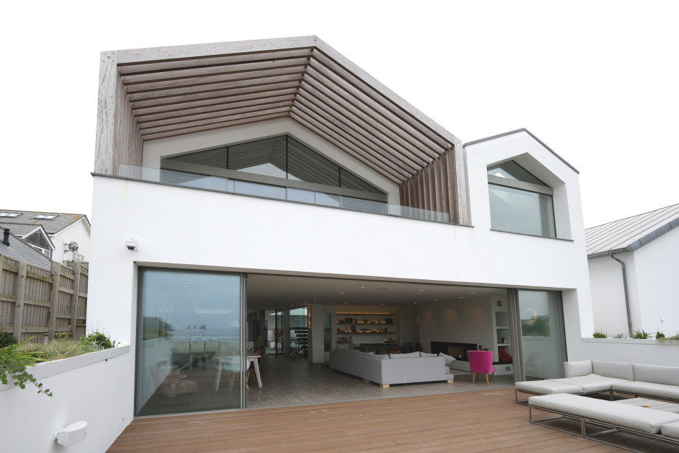 Inspiration for a contemporary deck remodel in Cornwall
