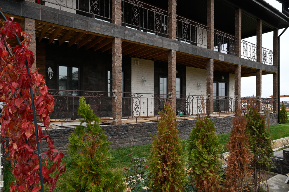 Ломоносовский район Санкт-Петербурга. Дом для семьи с шестью детьми.