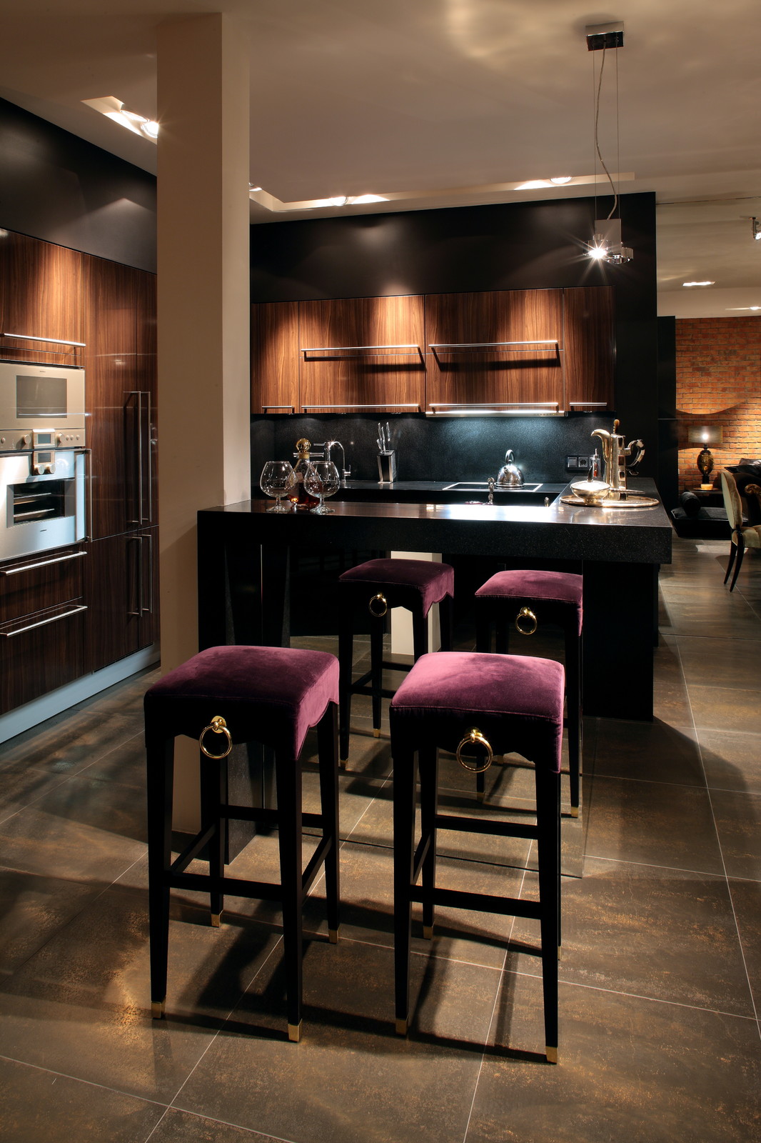 Классика в темных тонах