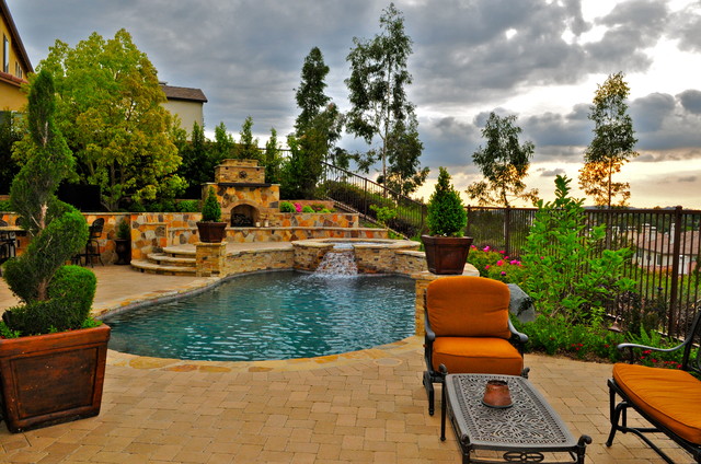 Rue Group,Inc. mediterraneo-piscina
