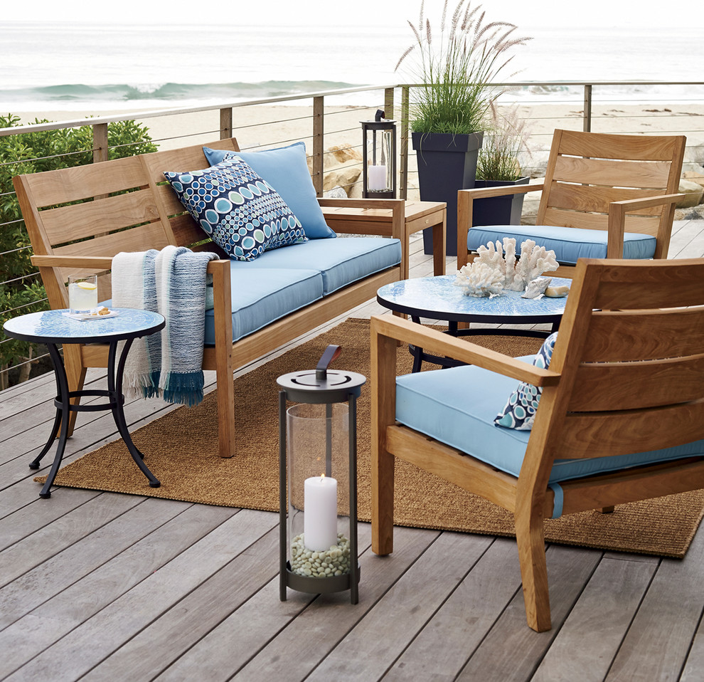 Photo of a beach style patio in Chicago.
