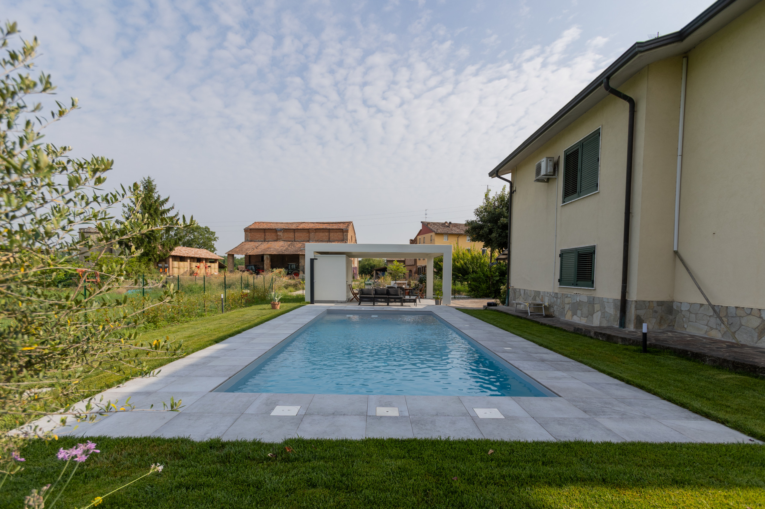 Villa SM | Realizzazione nuova piscina esterna con portico