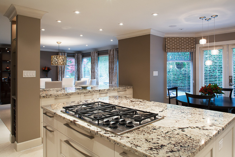Kitchen - transitional kitchen idea in Vancouver