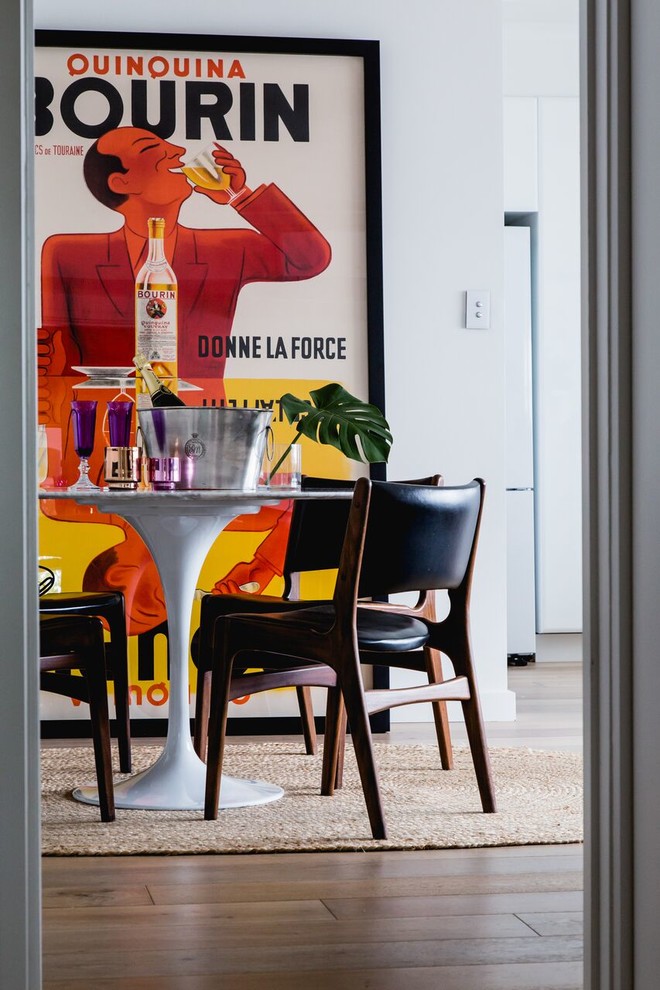 Inspiration for a small midcentury dining room in Melbourne.