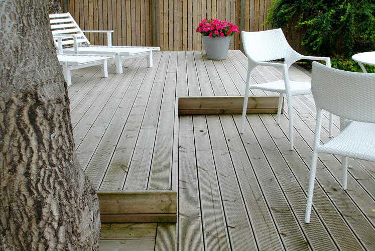 Inspiration for a scandinavian deck in Malmo.